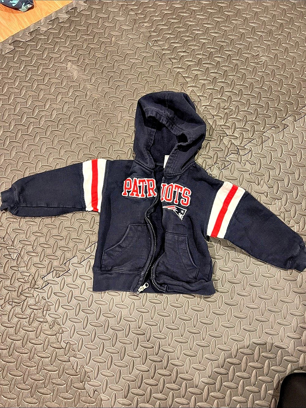 NFL Team Apparel New England Patriots hoodie jacket Boys 4T Black Patriots